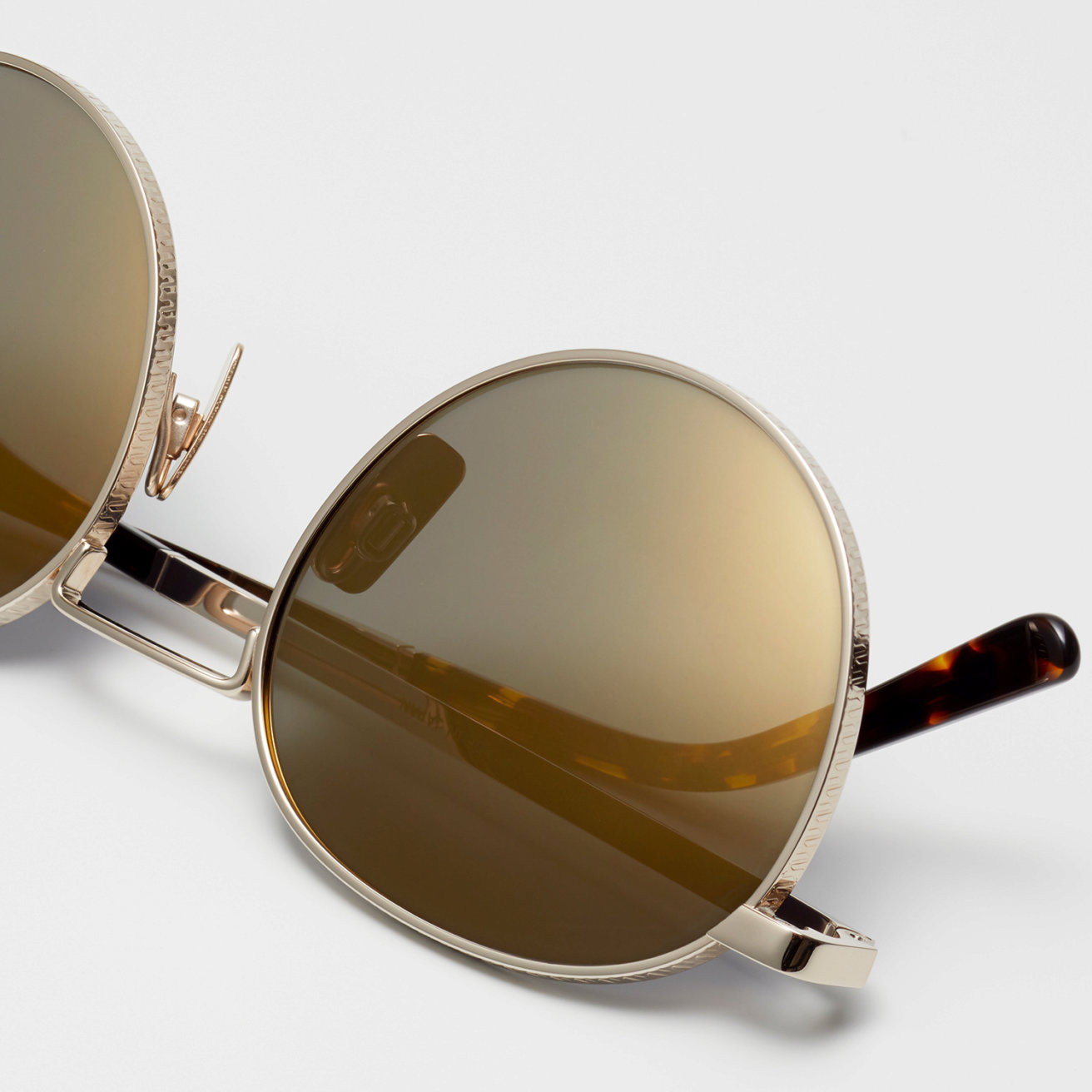 Mirrored lenses for sunglasses